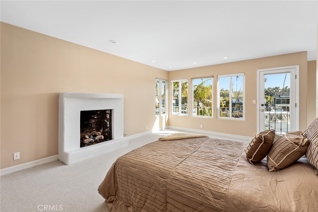 2770 BAYSHORE Avenue