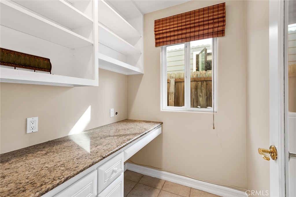 2770 BAYSHORE Avenue