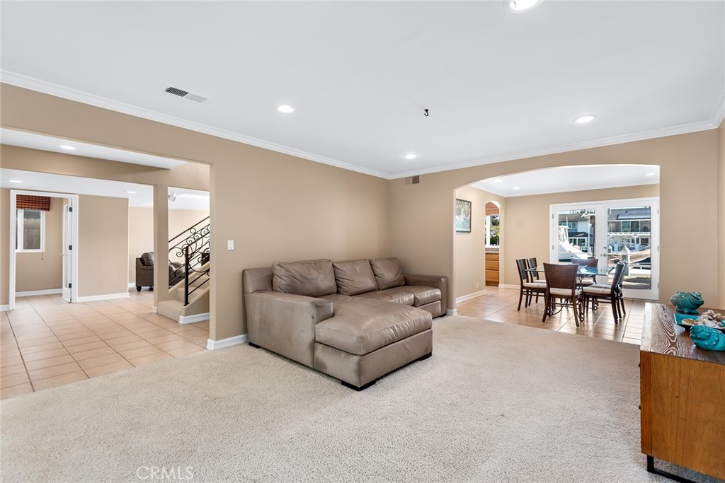 2770 BAYSHORE Avenue