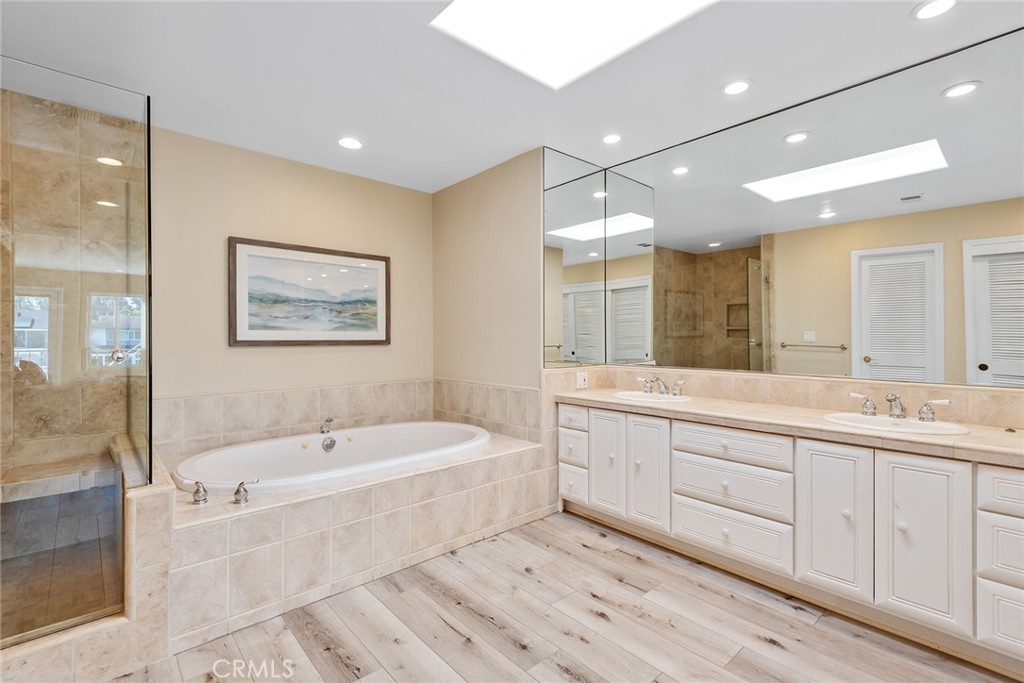 2770 BAYSHORE Avenue