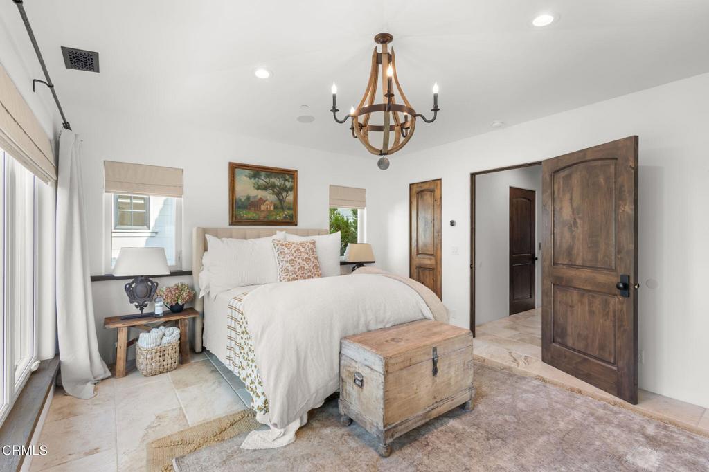 1177 NORWICH Lane