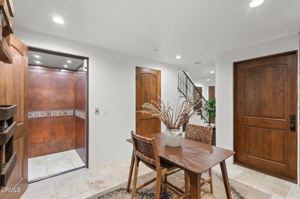 1177 NORWICH Lane