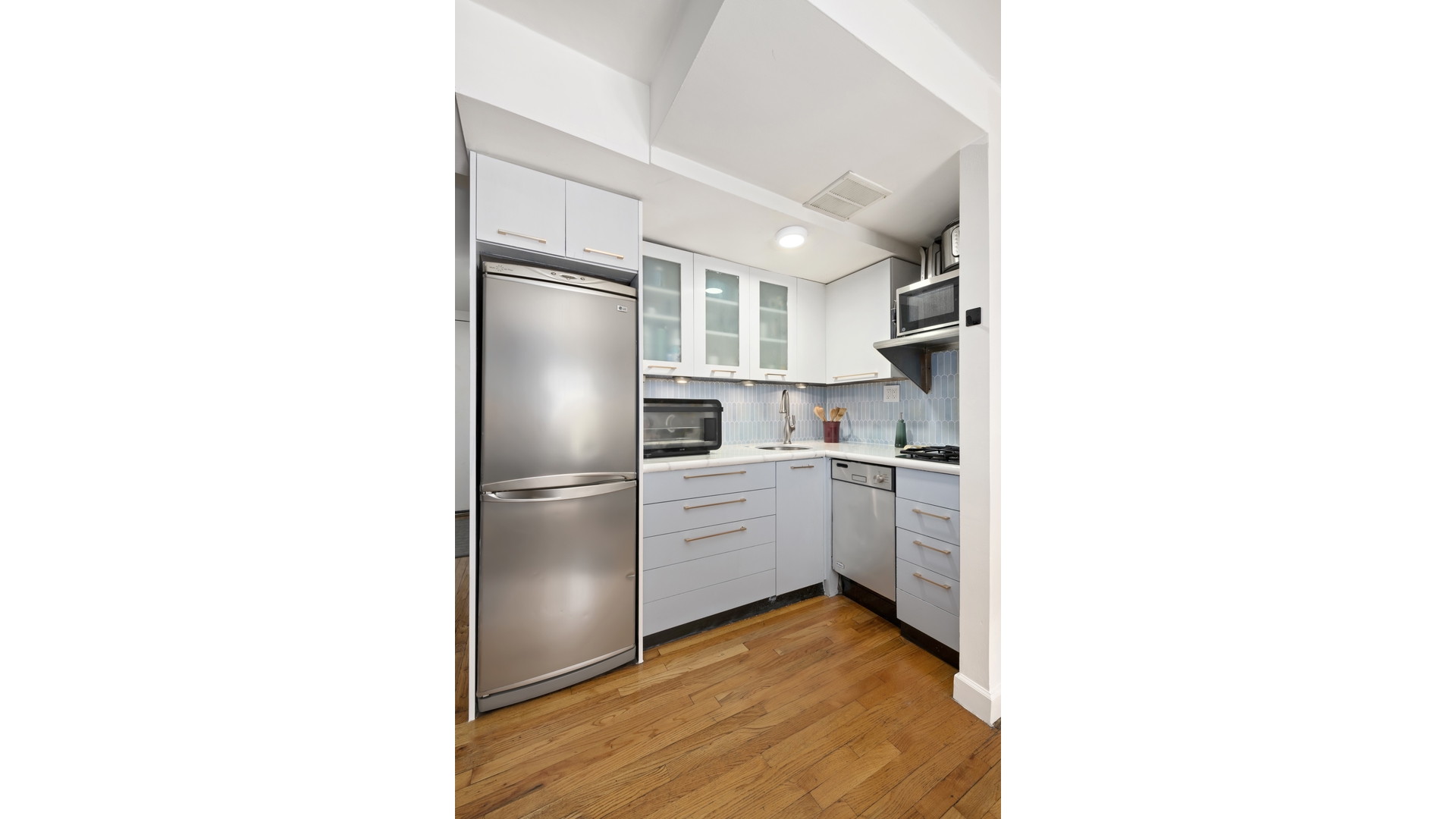 160 E 26TH Street 3A