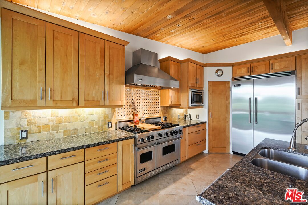 679 Wonder View Dr