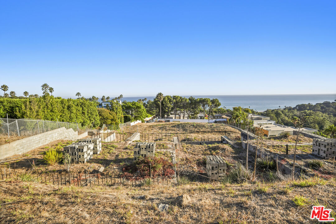 27061 Sea Vista Dr