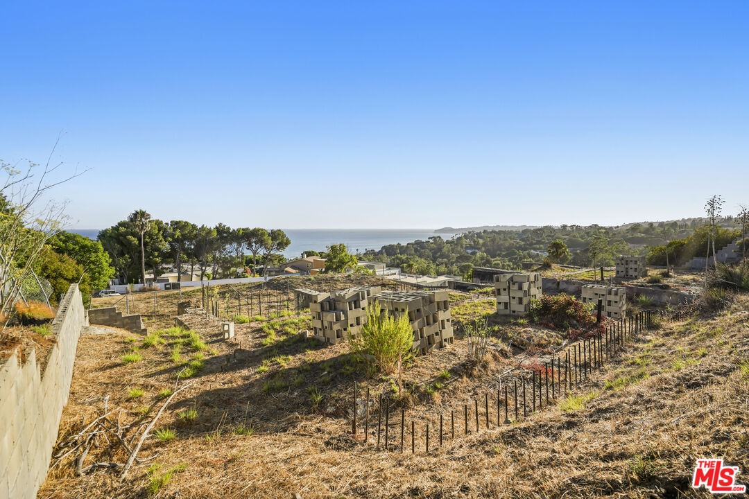 27061 Sea Vista Dr