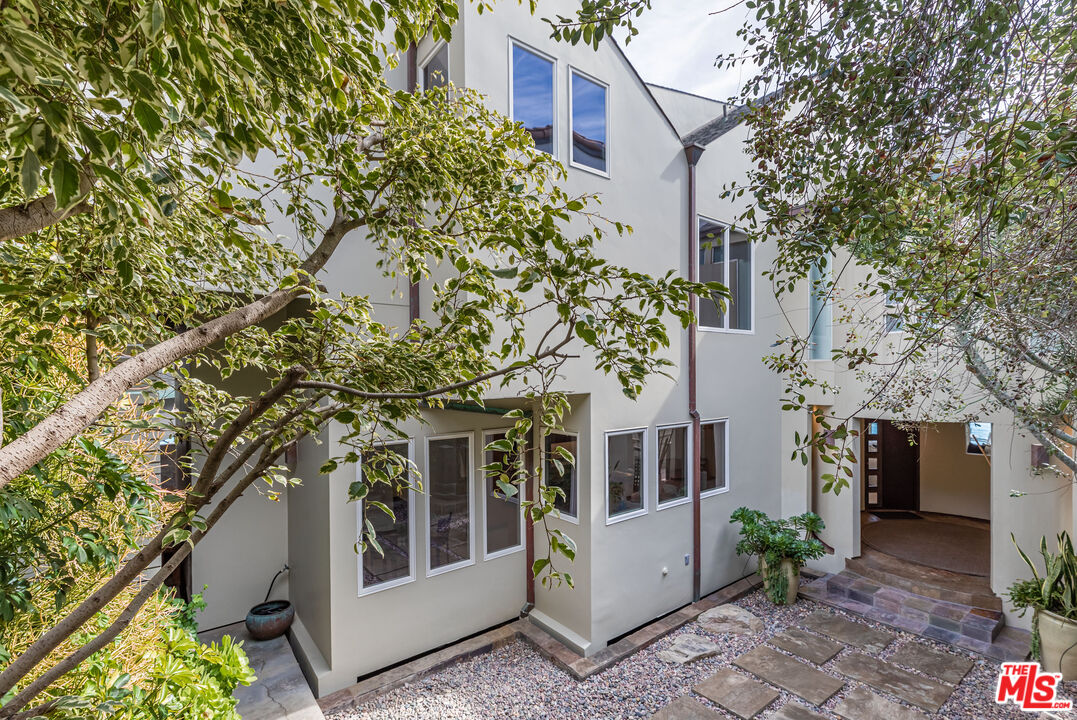 24456 Malibu Rd