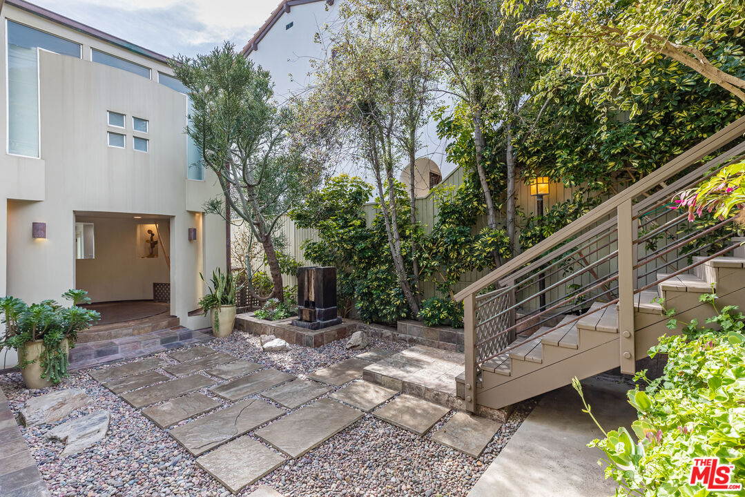 24456 Malibu Rd