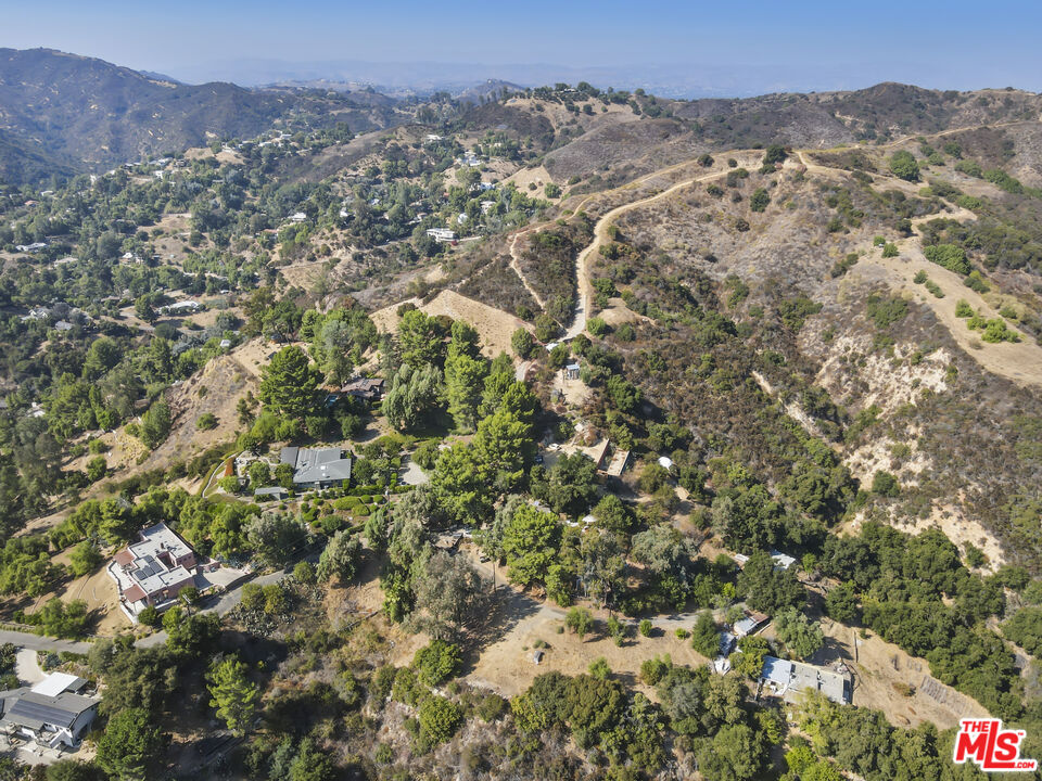 2088 Topanga Skyline Dr