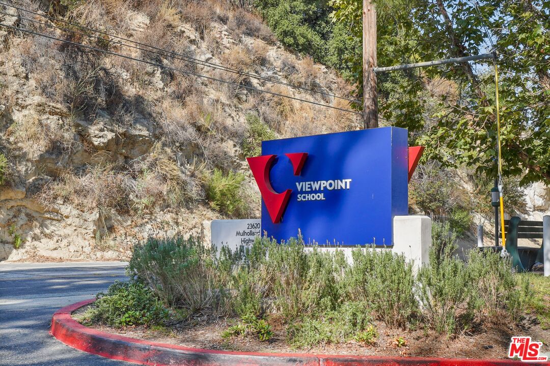 2088 Topanga Skyline Dr