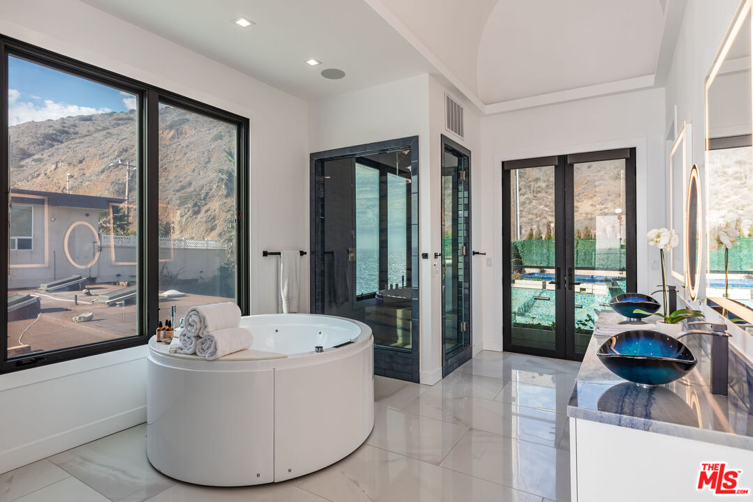 11350 Pacific Coast Hwy