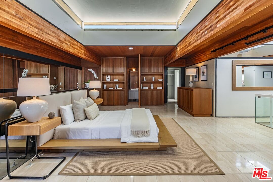 25002 Malibu Rd