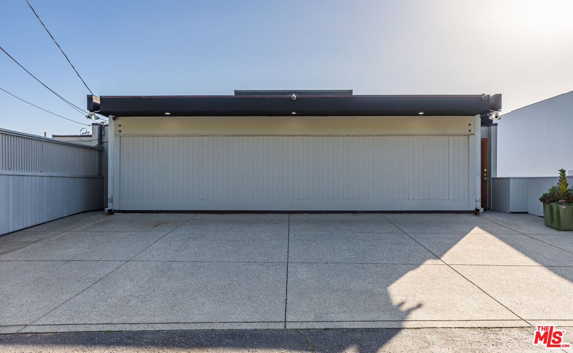 25002 Malibu Rd