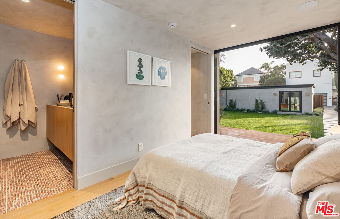 23505 Malibu Colony Rd