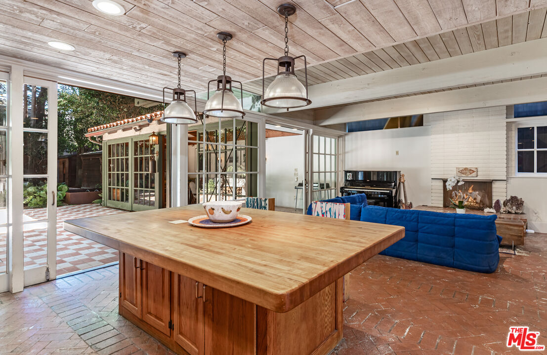 23441 Malibu Colony Rd