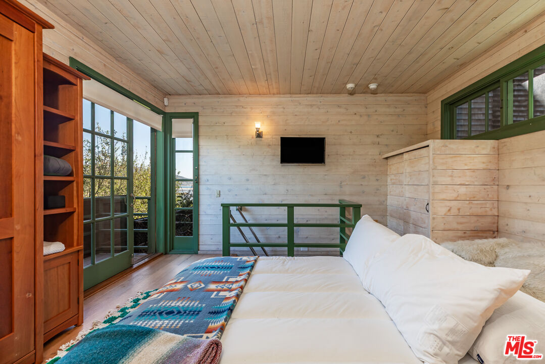 23441 Malibu Colony Rd