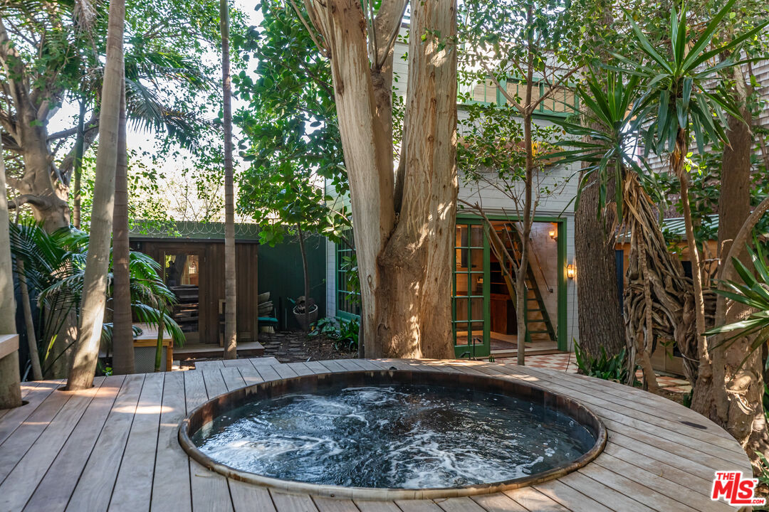 23441 Malibu Colony Rd