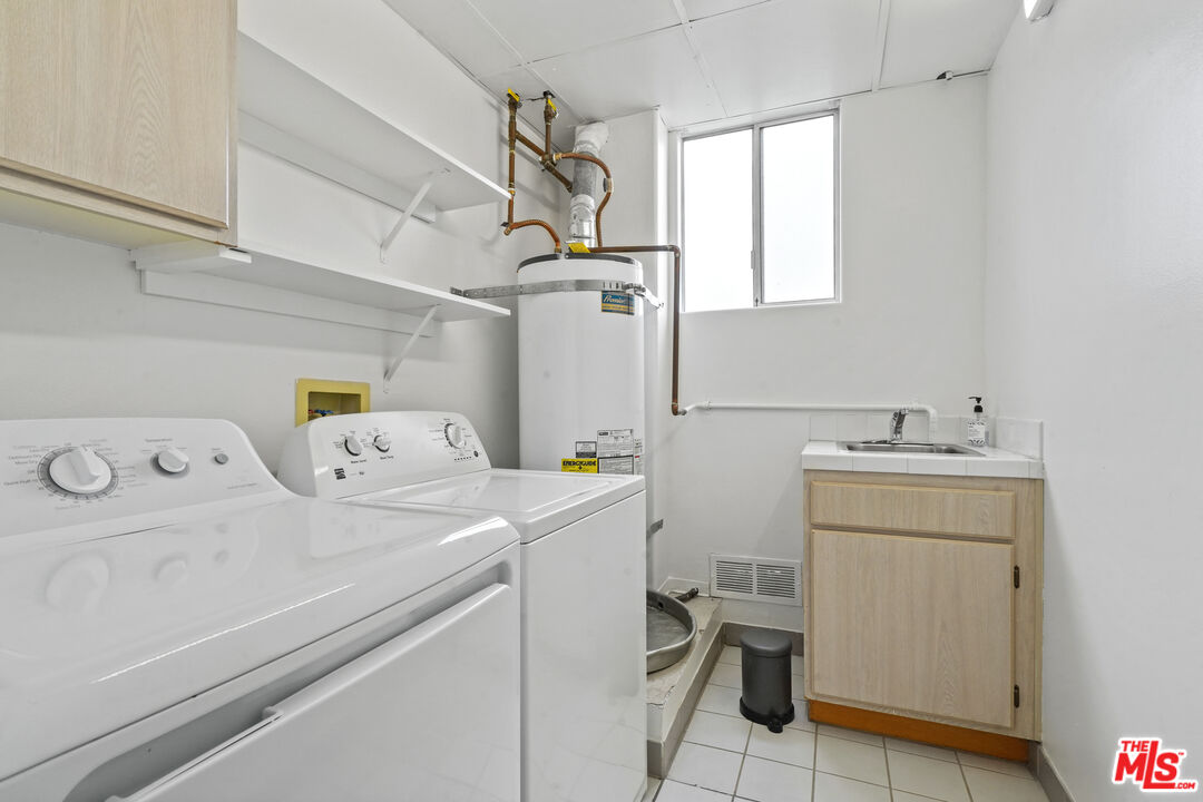 1325 ARIZONA AVE Unit: 201