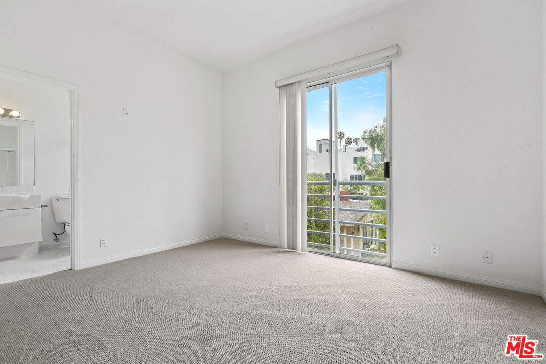 1325 ARIZONA AVE Unit: 201