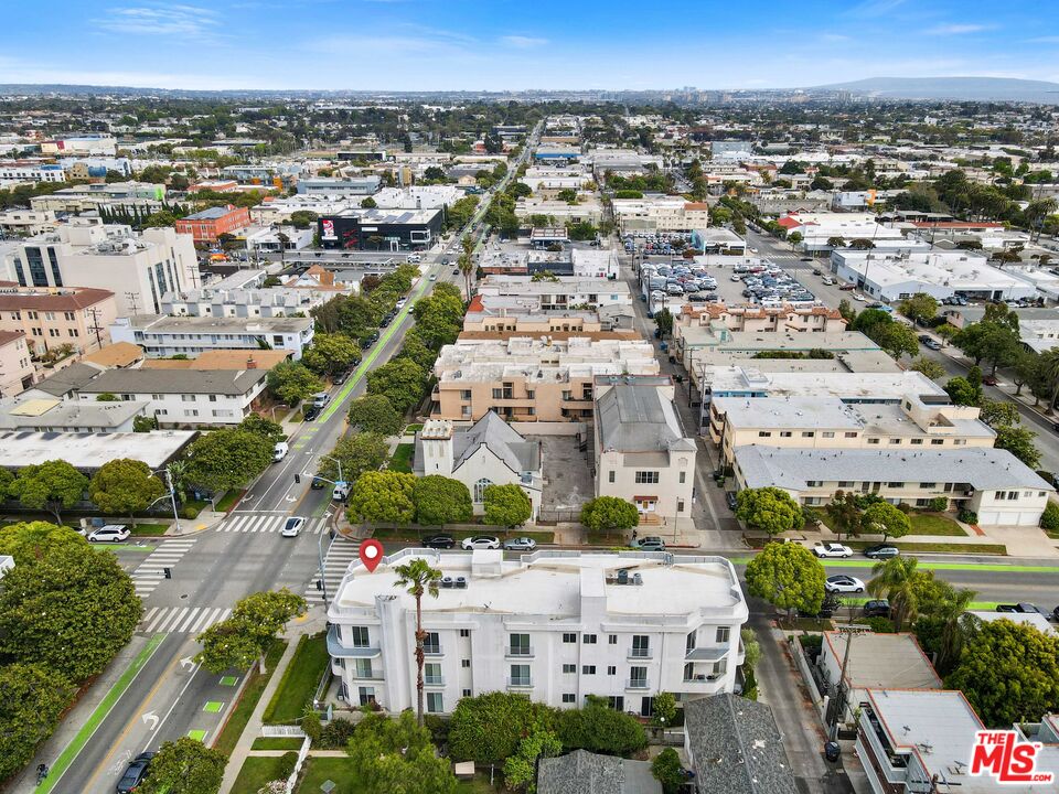 1325 ARIZONA AVE Unit: 201