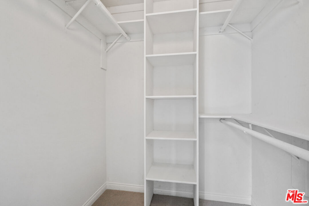 1325 ARIZONA AVE Unit: 201