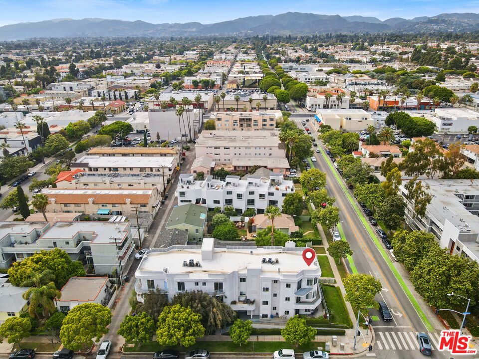 1325 ARIZONA AVE Unit: 201