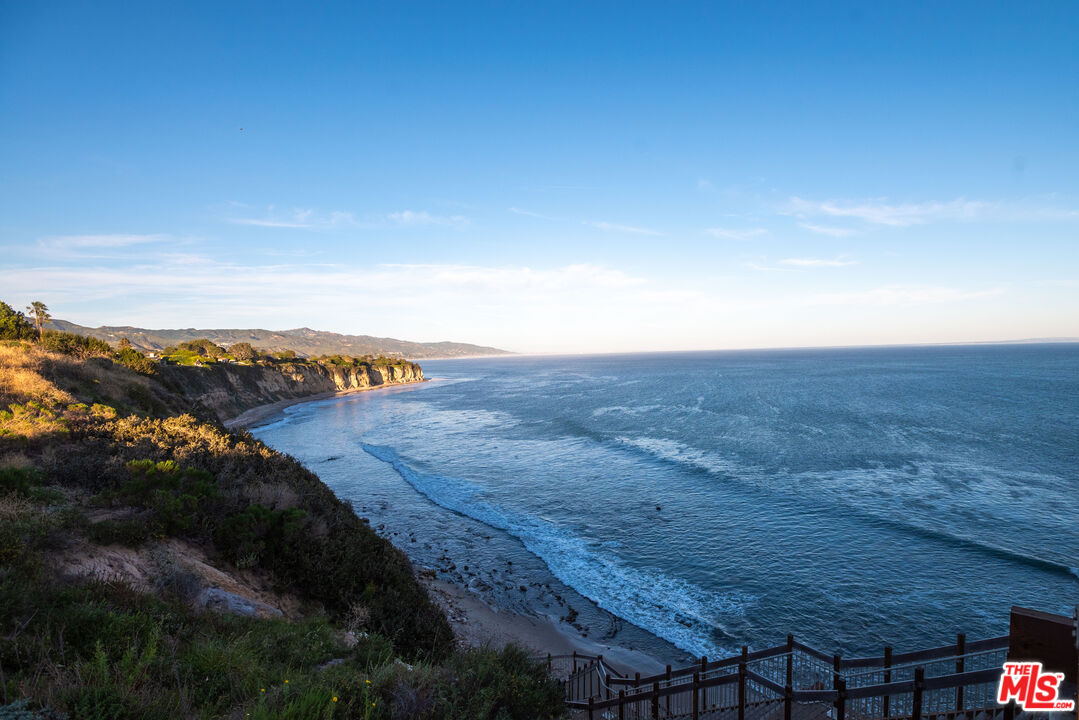 34229 Mulholland Hwy