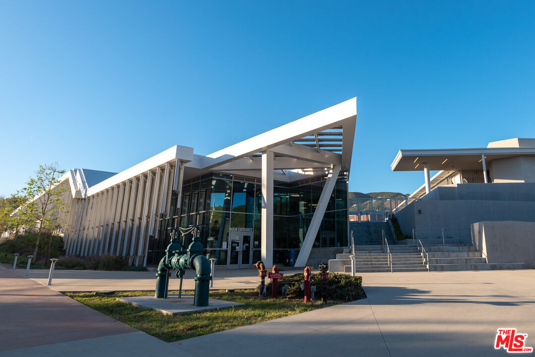 34229 Mulholland Hwy