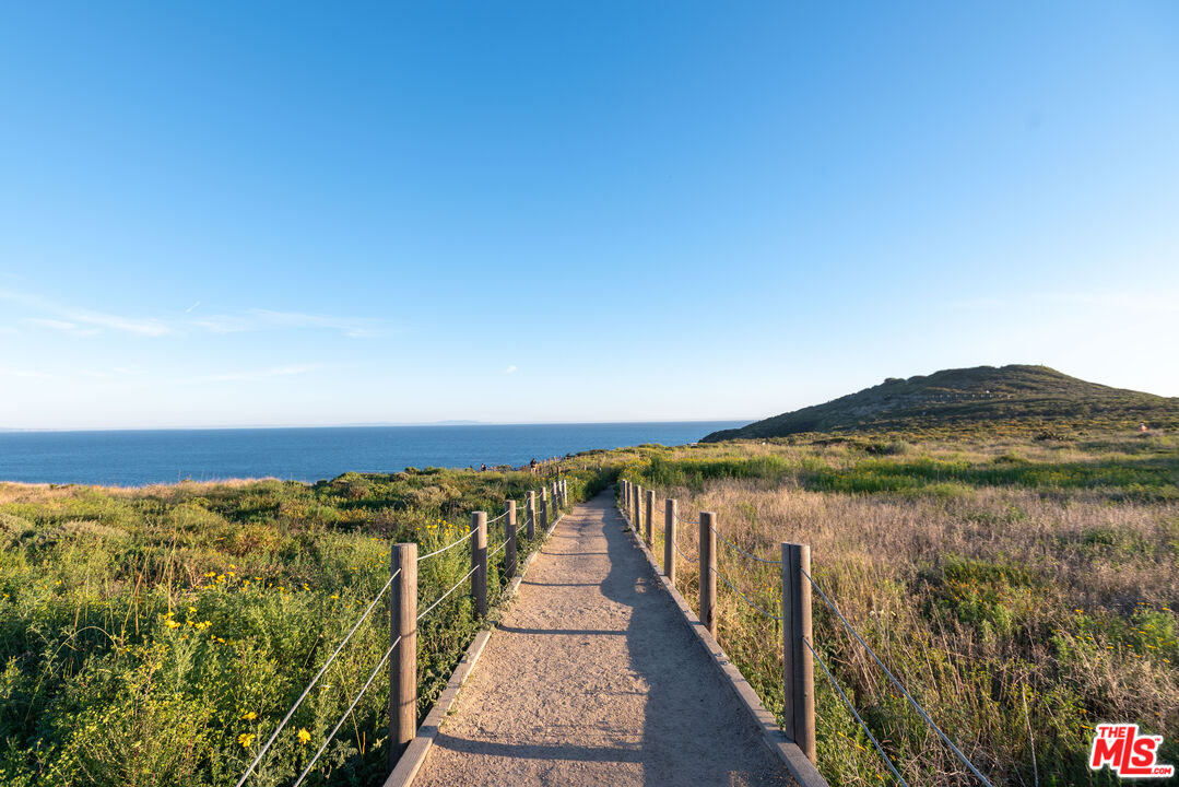 34229 Mulholland Hwy