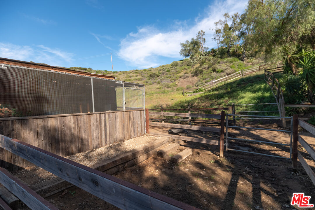 34229 Mulholland Hwy