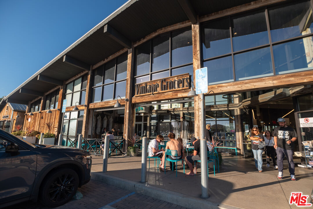 34229 Mulholland Hwy