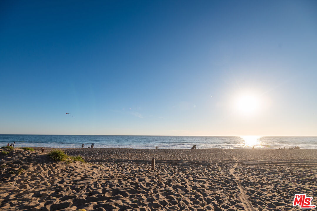 34229 Mulholland Hwy