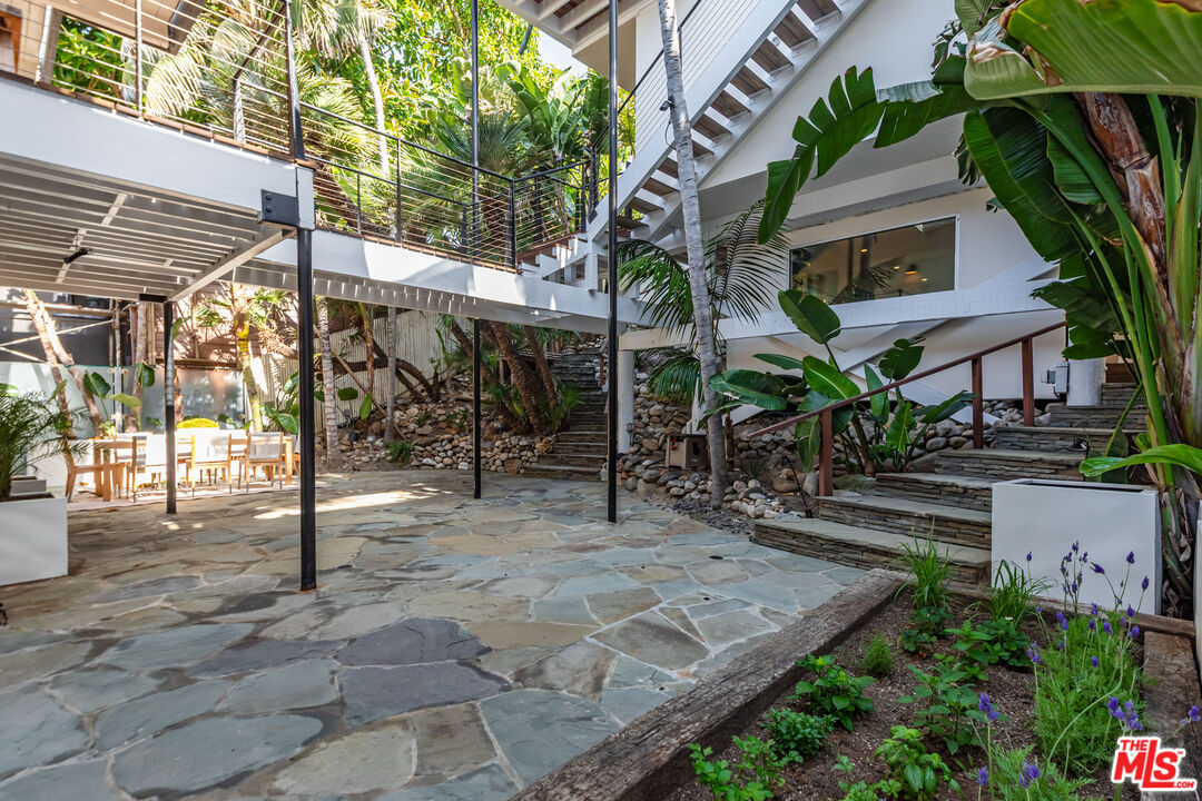 25006 Malibu Rd