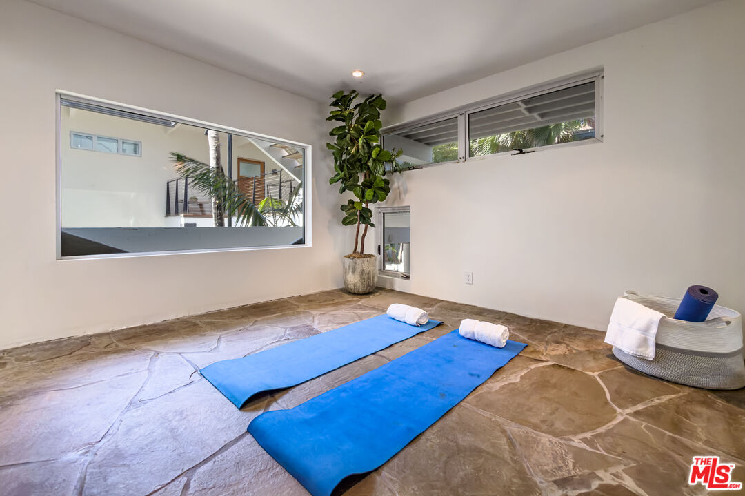 25006 Malibu Rd