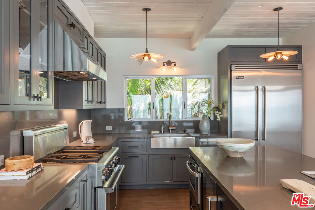 25006 Malibu Rd