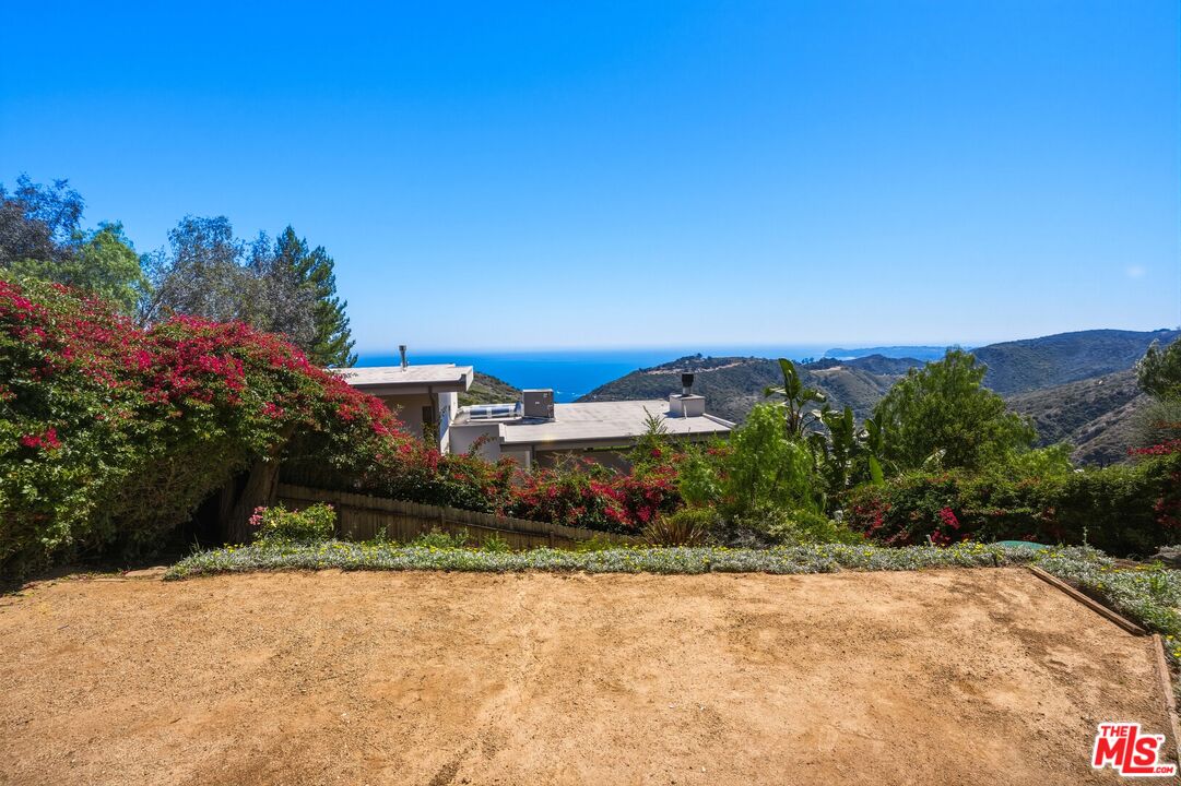 2965 Seabreeze Dr