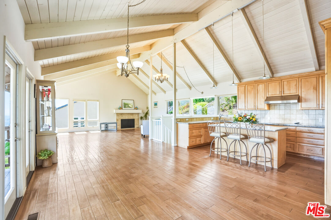 2965 Seabreeze Dr