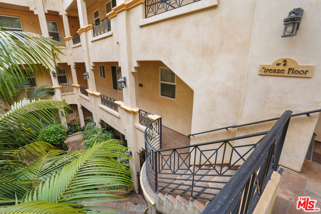 16123 W Sunset Blvd Unit: 202