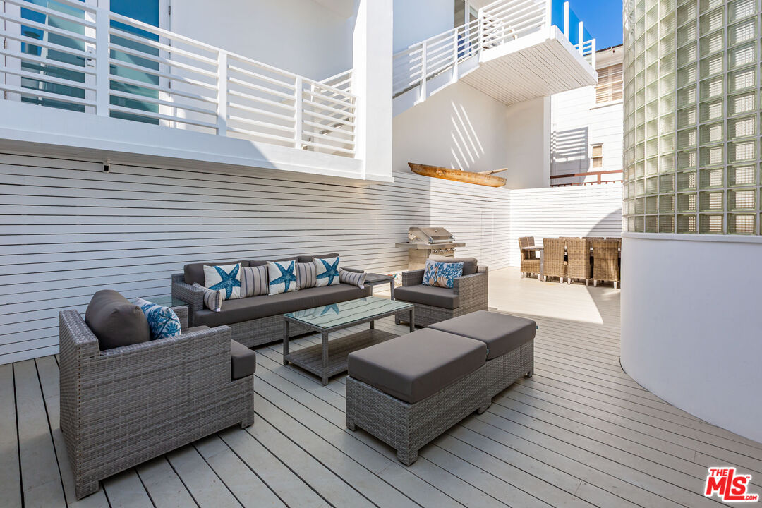 25212 Malibu Rd