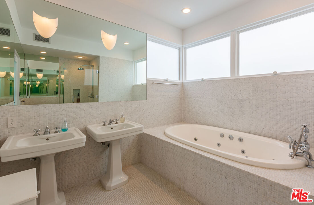 25212 Malibu Rd