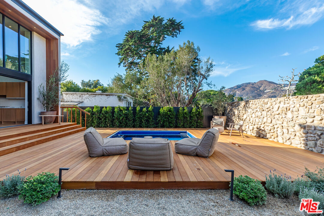 23505 Malibu Colony Rd