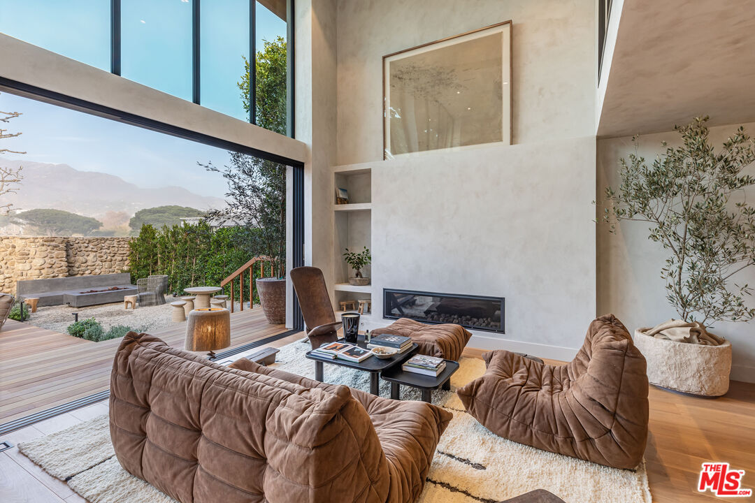 23505 Malibu Colony Rd