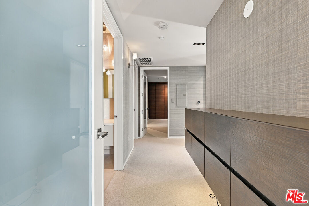 870 Haverford Ave Unit: 202