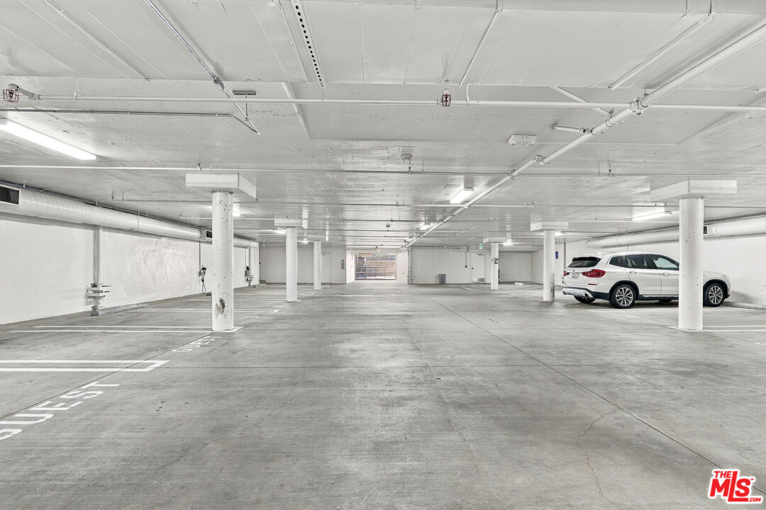 870 Haverford Ave Unit: 202