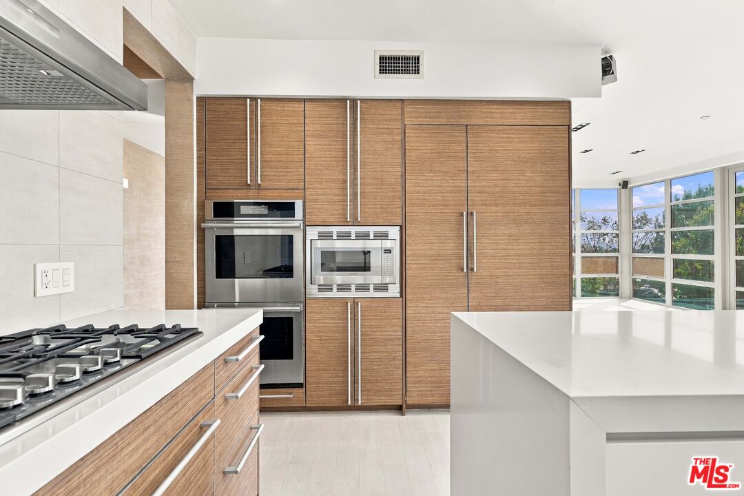 870 Haverford Ave Unit: 202