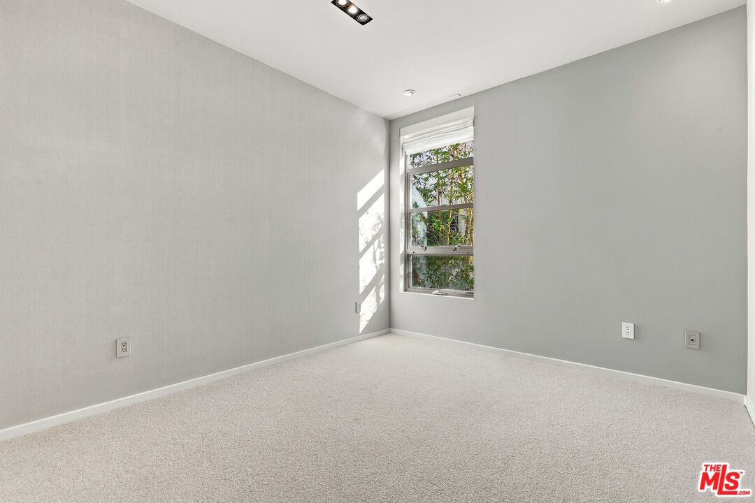 870 Haverford Ave Unit: 202