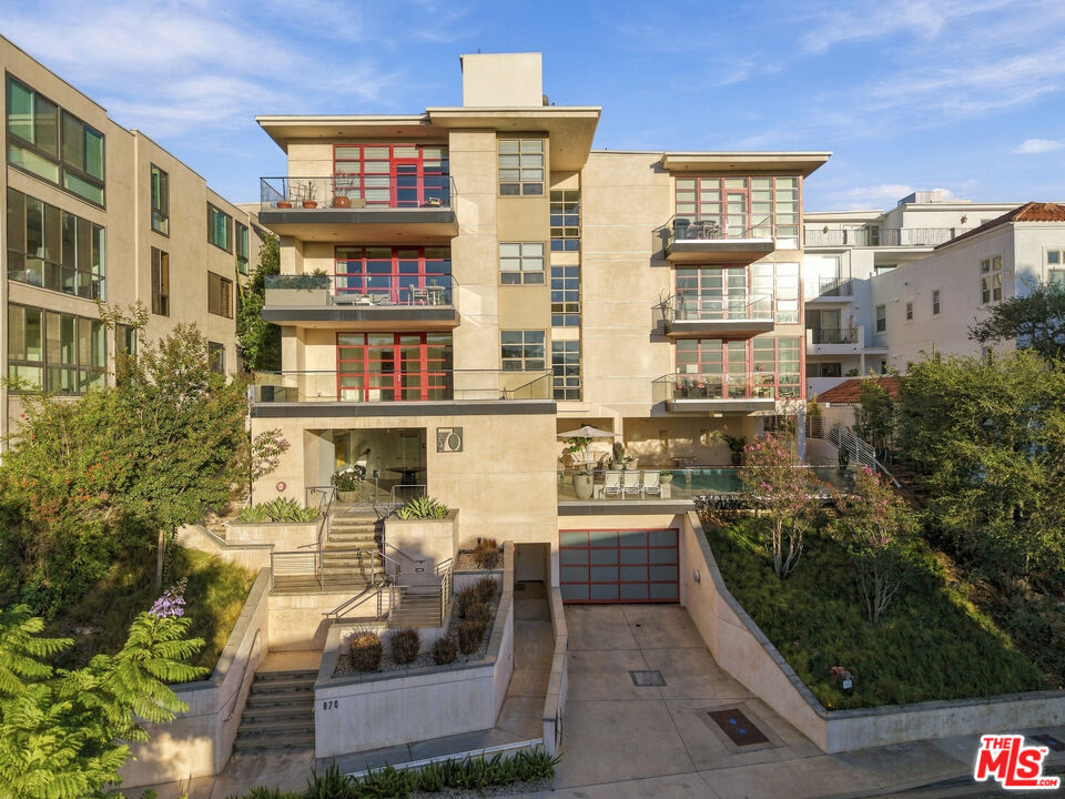 870 Haverford Ave Unit: 202