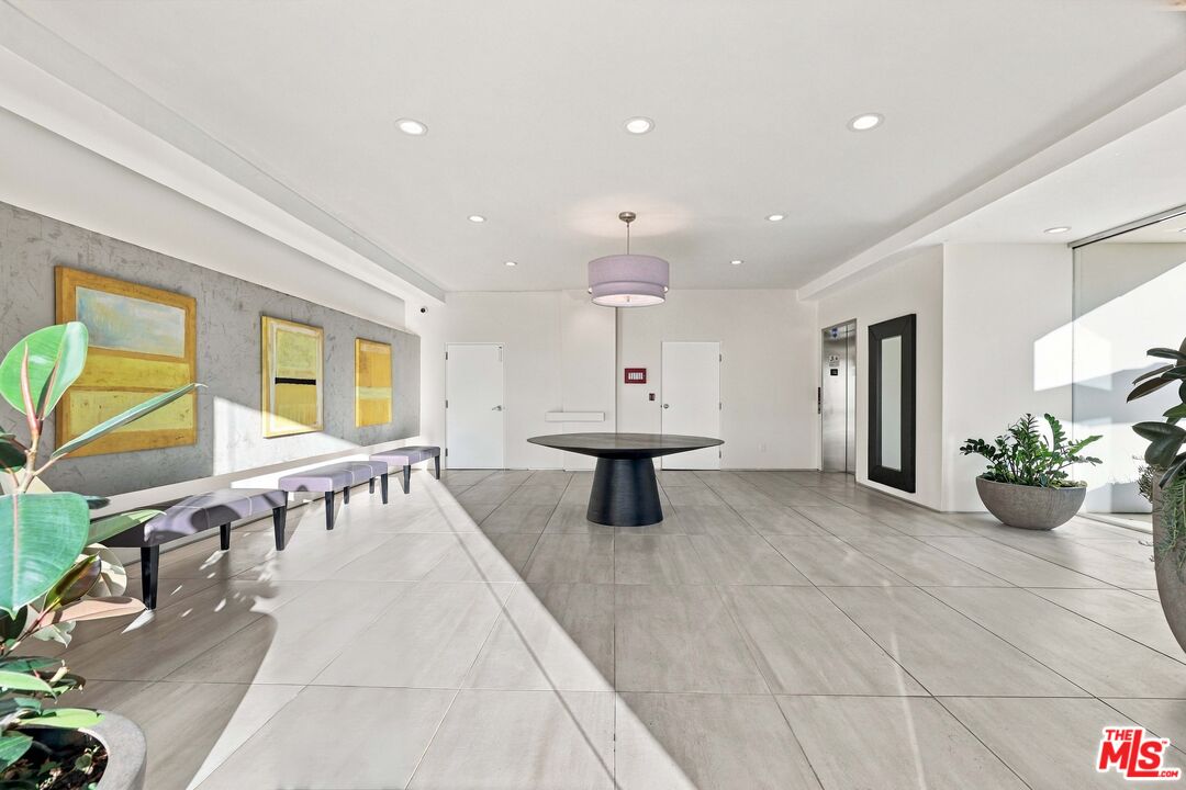 870 Haverford Ave Unit: 202
