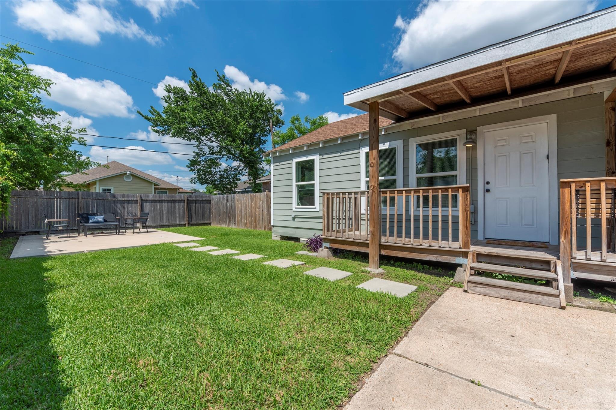 1121 Panama Street