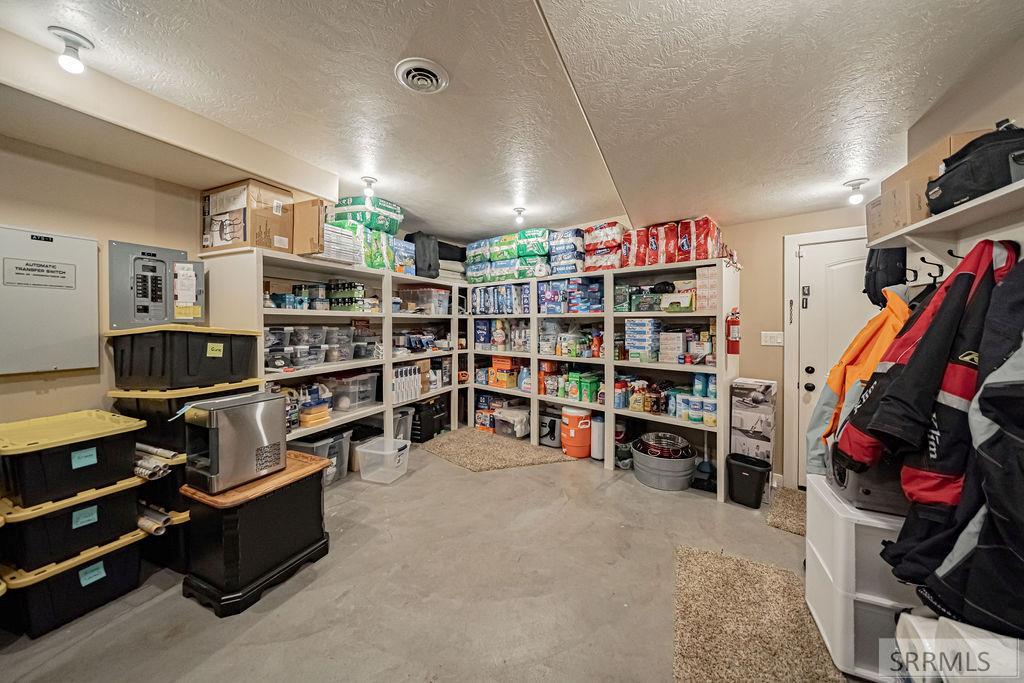 1096 Snake River Road